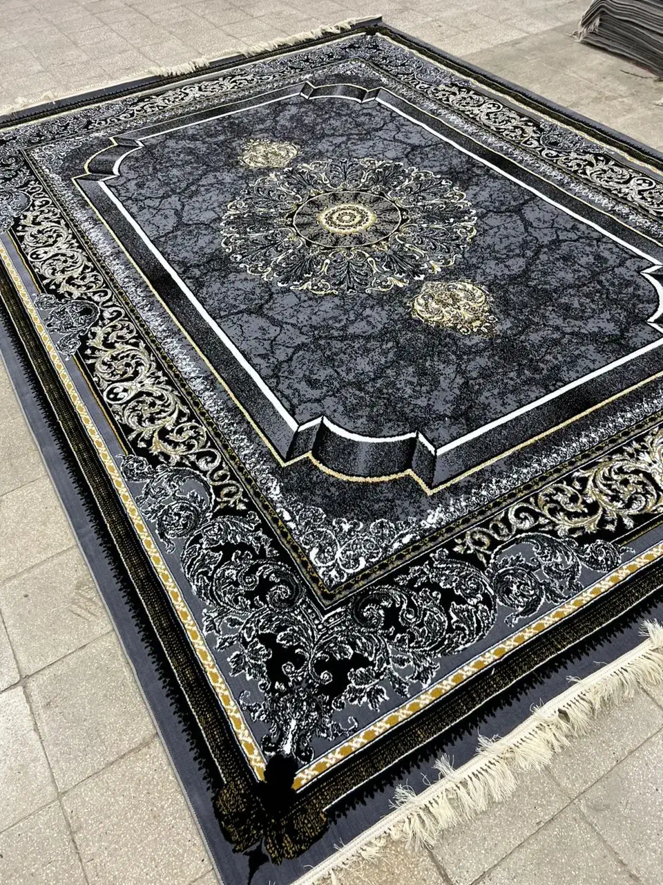 فروش و تعویض فرش نو با کهنه شما درب منزلتان|فرش|داراب, |دیوار