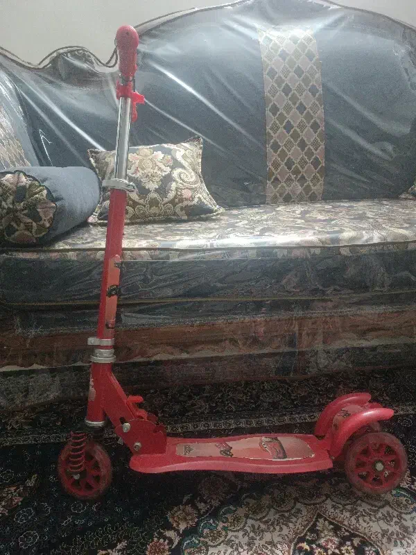 اسکوتر|دوچرخه، اسکیت، اسکوتر|پردیس, فاز ۱|دیوار