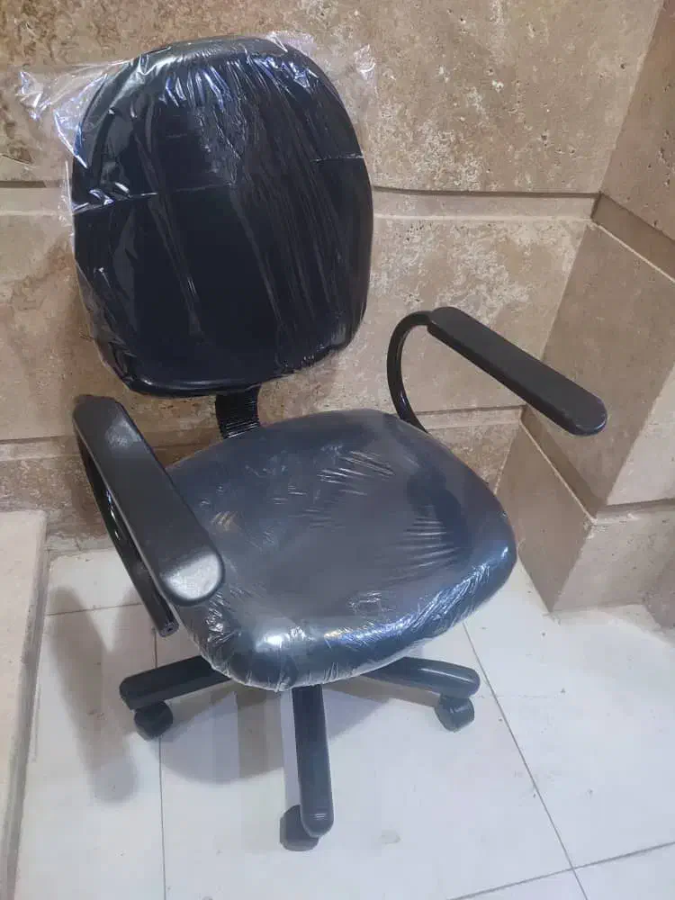 صندلی کامپیوتر چرخدار در حد نو نو|صندلی و نیمکت|شیراز, شهرک فرهنگیان|دیوار