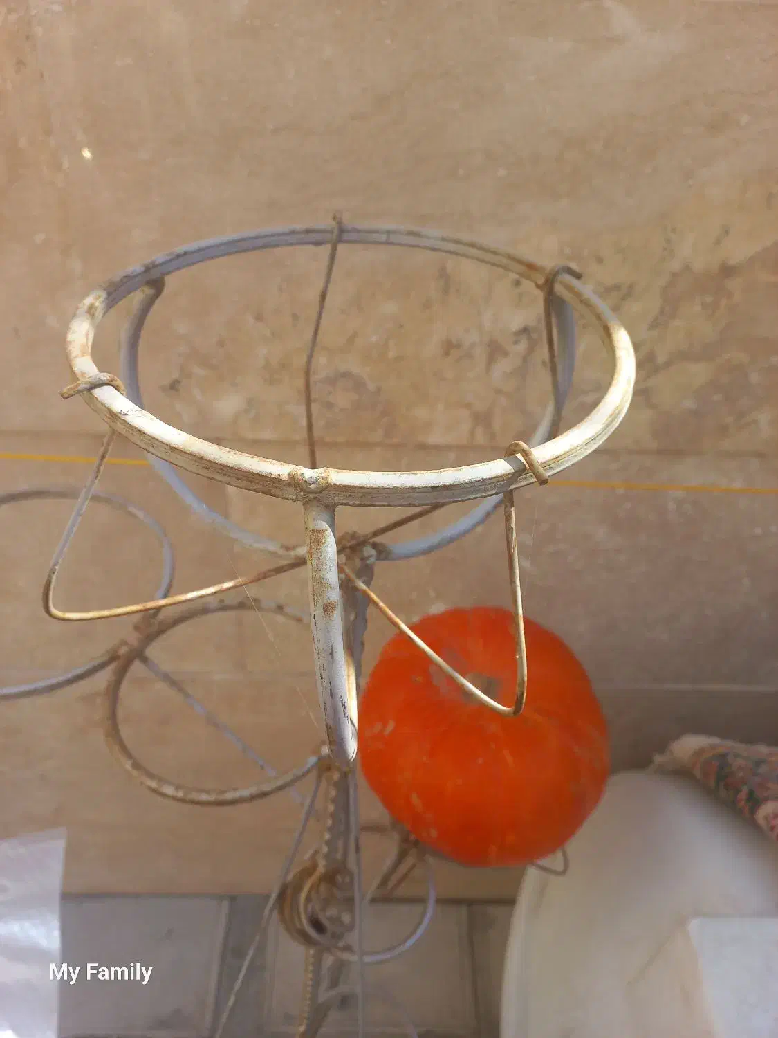 پایه فلزی گلدان یا جا گلدانی آهنی|صنایع دستی و سایر لوازم تزئینی|شاهینشهر, شهرک مطهری|دیوار