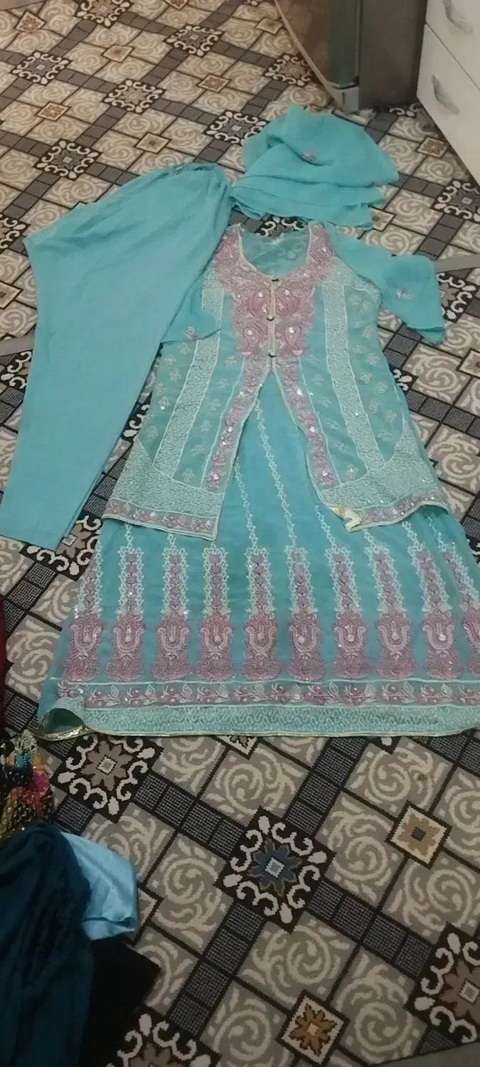 لباس هندی|لباس|مشهد, موعود|دیوار