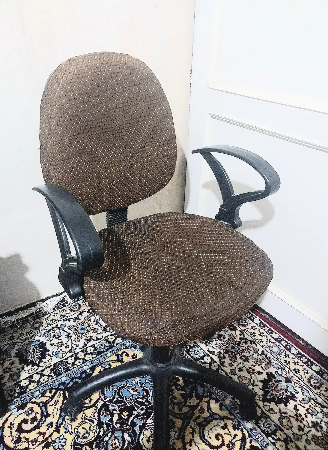 صندلی چرخدار.صندلی کامپیوتر.|صندلی و نیمکت|تکاب, |دیوار