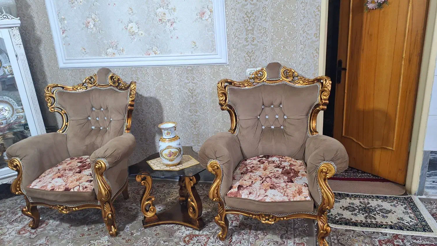 مبل کلاسیک با چوب راش|مبلمان خانگی و میز عسلی|گیان, |دیوار