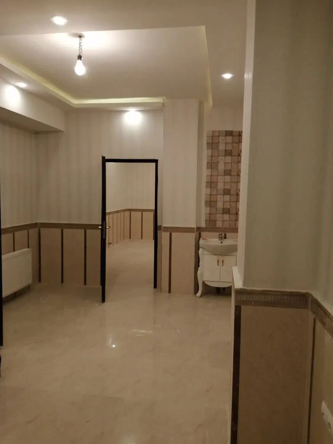 ساختمان پزشکان ۱۰۰متر / پارکینگ اختصاصی / شهدا|اجارهٔ دفتر کار، اتاق اداری، مطب|خرمآباد, |دیوار