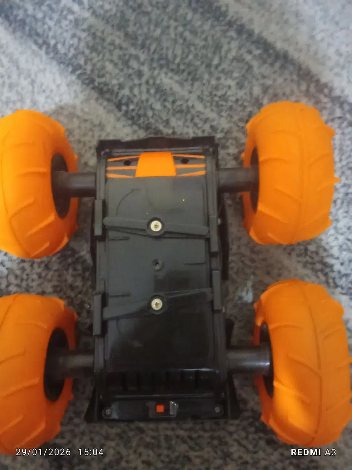 ماشین دیوانه|اسباب‌‌بازی|رشت, فلسطین|دیوار