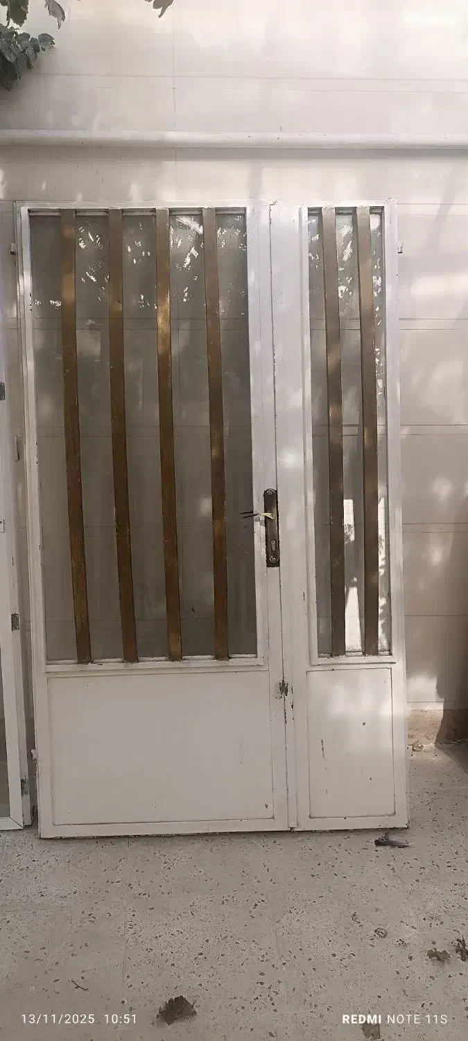 درب فلزی با شیشه دو جداره  و درب توری|مصالح و تجهیزات ساختمان|کرمان, |دیوار