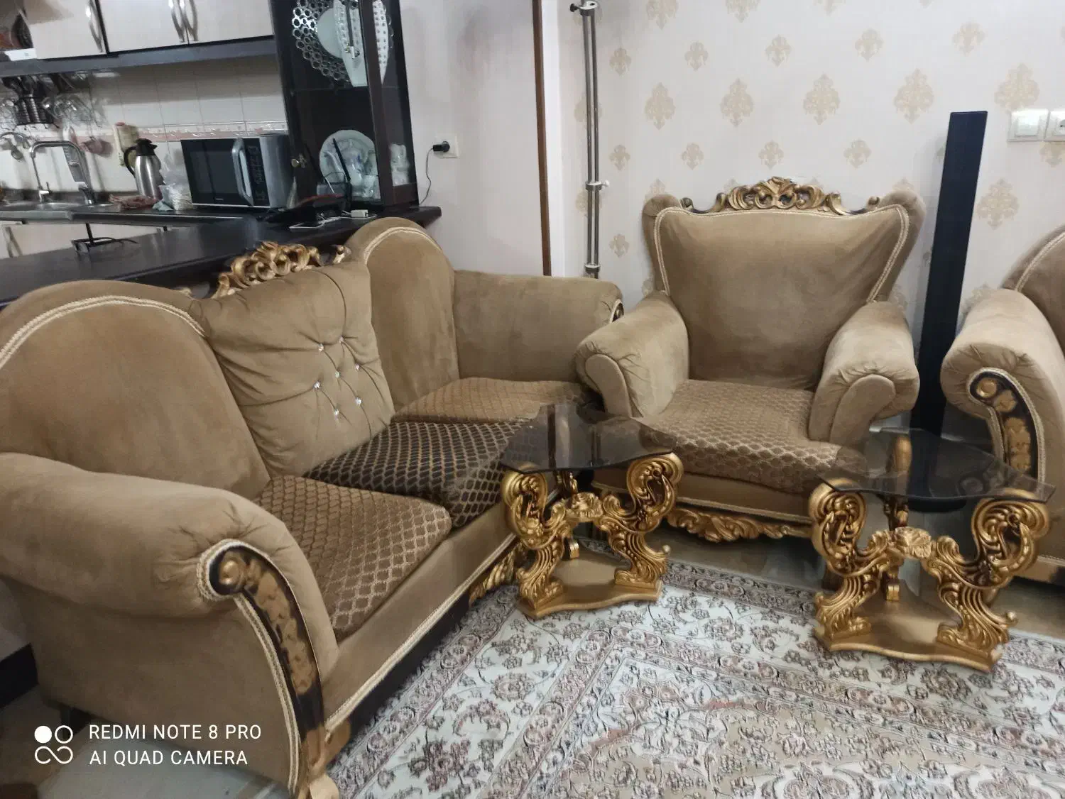 مبل هفت نفره راحتی با سه عدد میز نو بفروش میرسد|مبلمان خانگی و میز عسلی|اصفهان, سرشبادران|دیوار