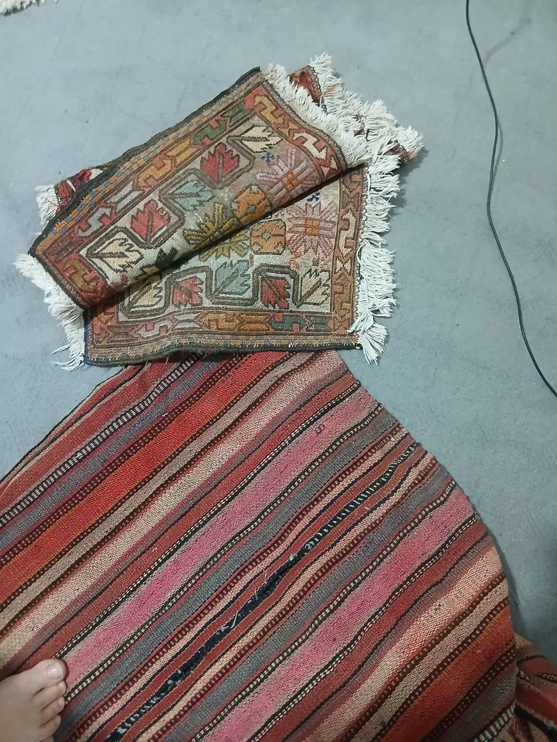 ورنی  جاجیم عتیقه وقدیمی|کلکسیون اشیاء عتیقه|صوفیان, |دیوار