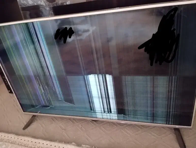 تلویزیون شکسته|تلویزیون و پروژکتور|قم, حاج زینل|دیوار