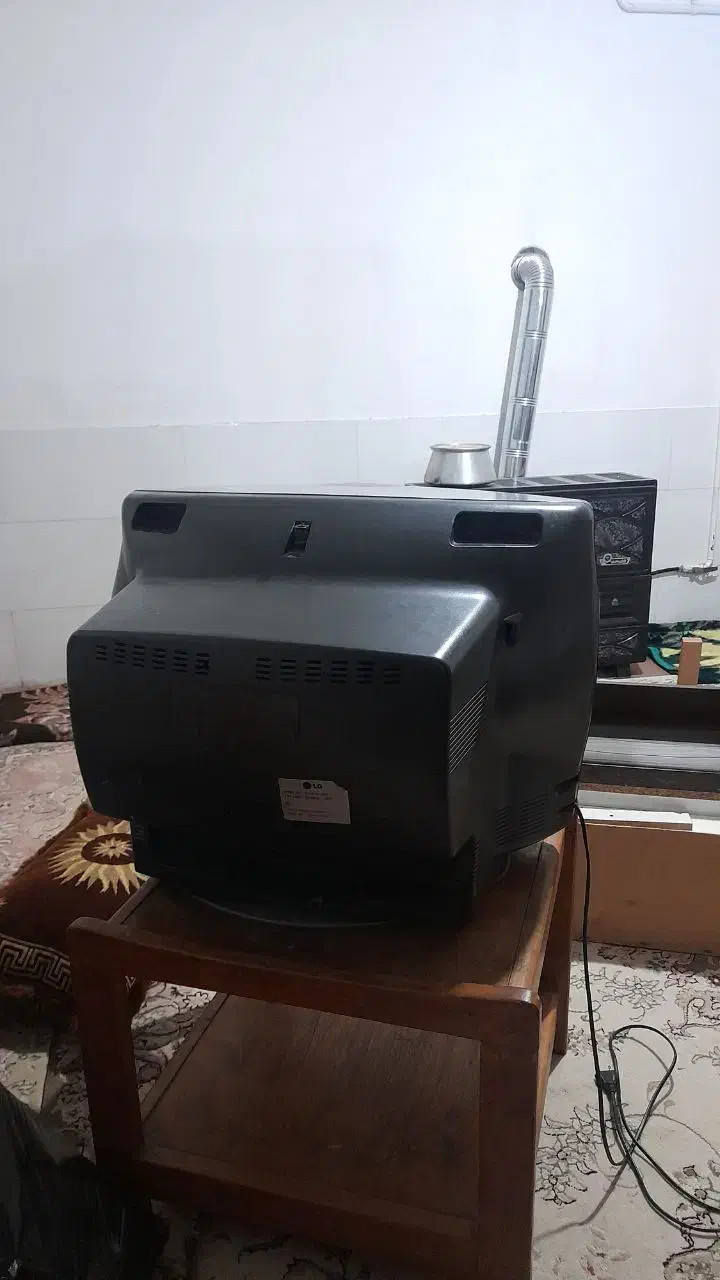 تلویزیون ۲۱ اینچ|تلویزیون و پروژکتور|اردبیل, |دیوار