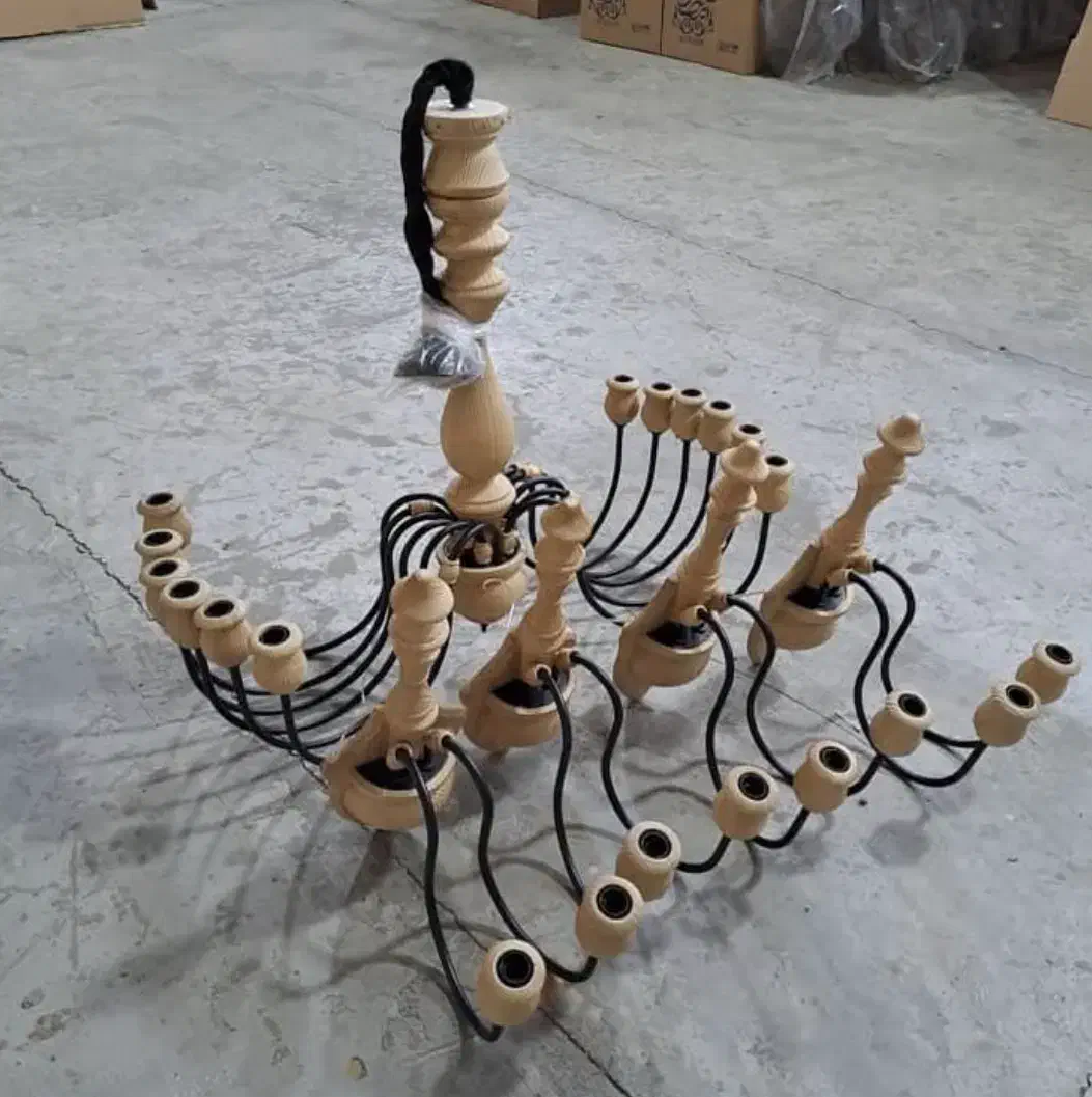 لوستر چوبی رنگ نخودی نو|لوستر و چراغ آویز|یزد, |دیوار