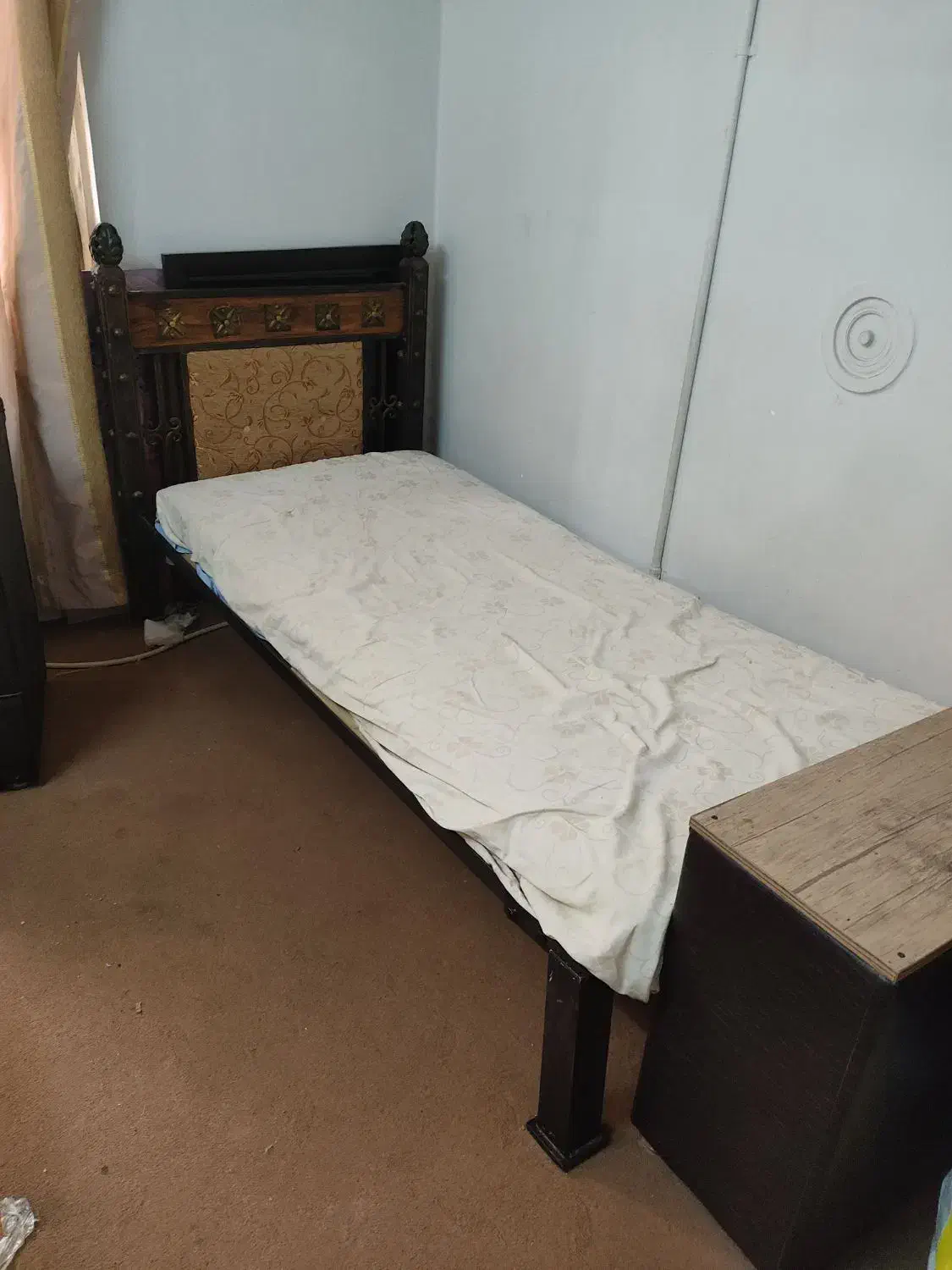 تخت فرفورژه اینه فرفروژه|تخت و سرویس خواب|مشهد, فردوسی|دیوار