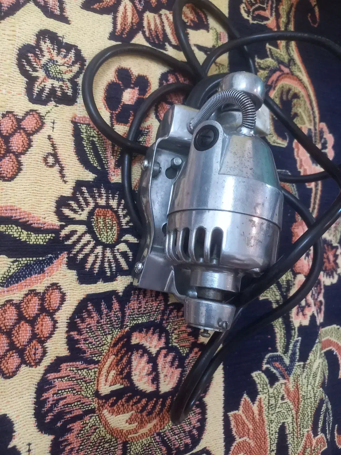 ماساژر‌ قدیمی‌ وعطر‌ پاش|کلکسیون اشیاء عتیقه|ملارد, |دیوار