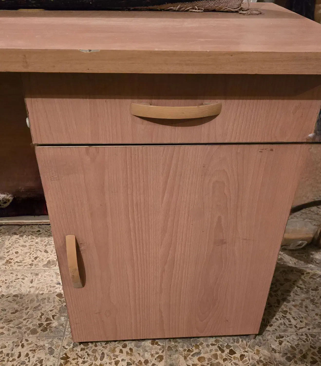 میز تحریر|میز تحریر و کامپیوتر|اصفهان, مرداویج|دیوار