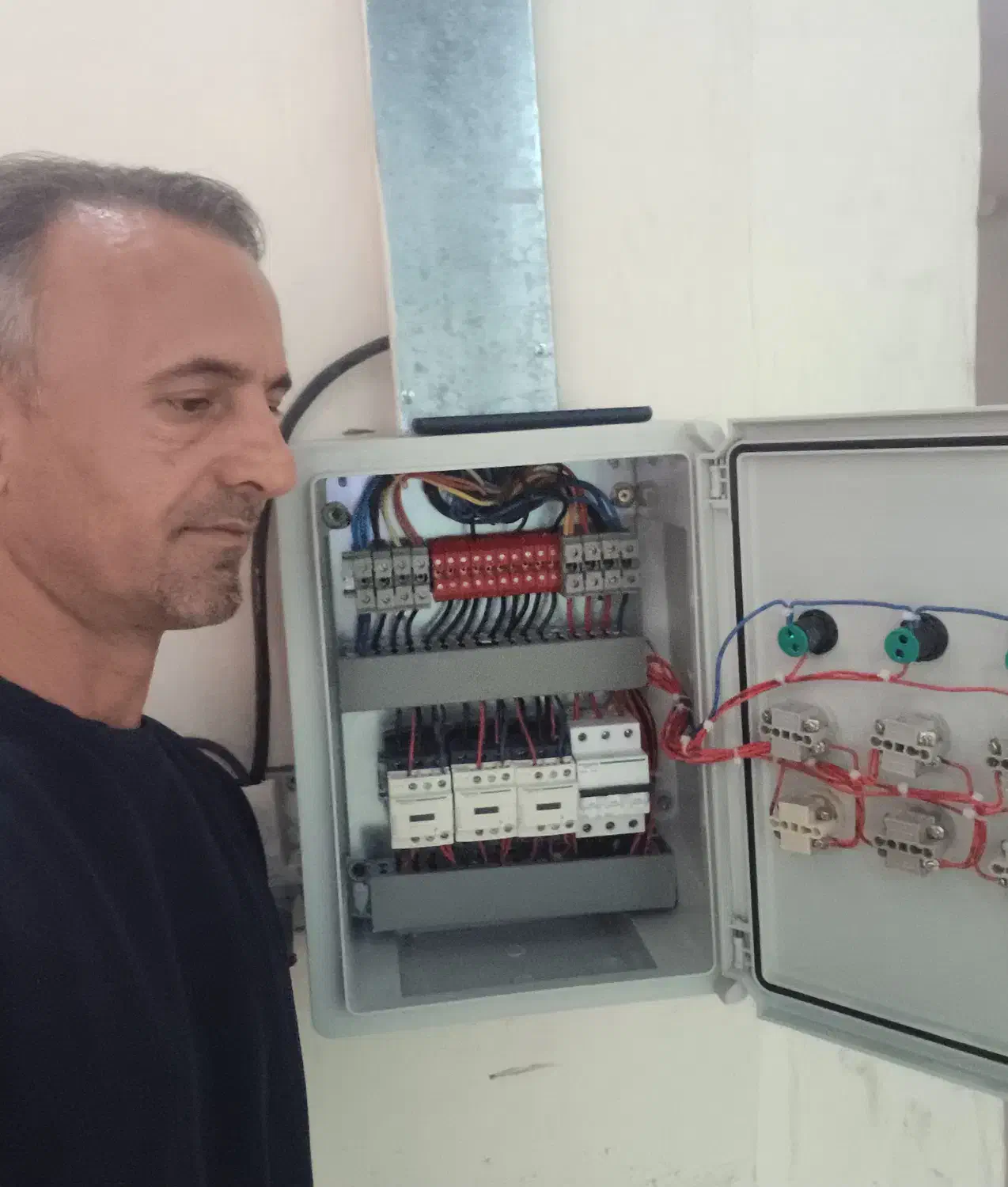 برقکار ساختمان و صنعتی|خدمات پیشه و مهارت|اردبیل, |دیوار