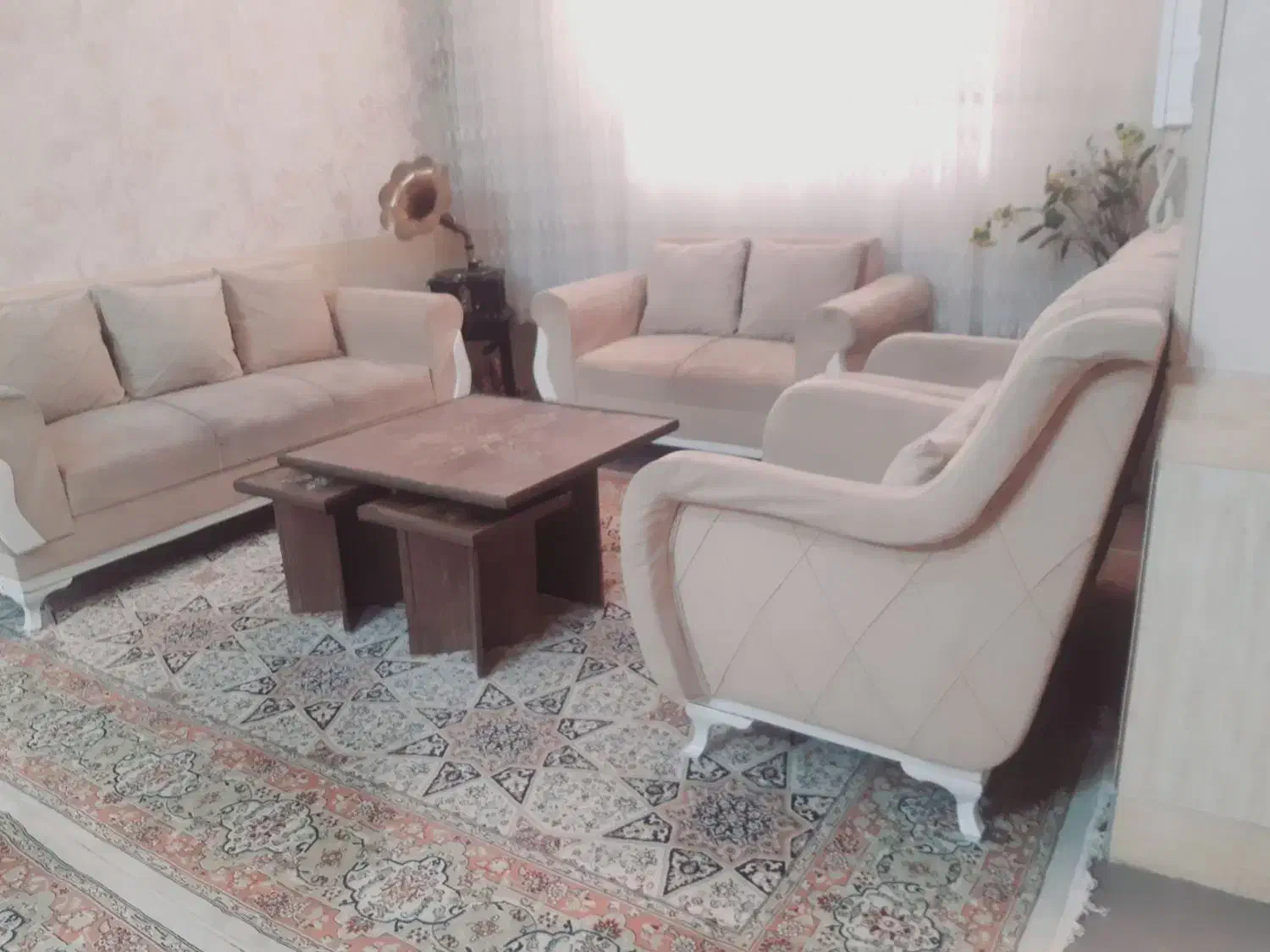 مبل ۷نفره چسترکارتهران بامیزمناسب جهیزیه|مبلمان خانگی و میز عسلی|تربت جام, شهید نصرالهی|دیوار