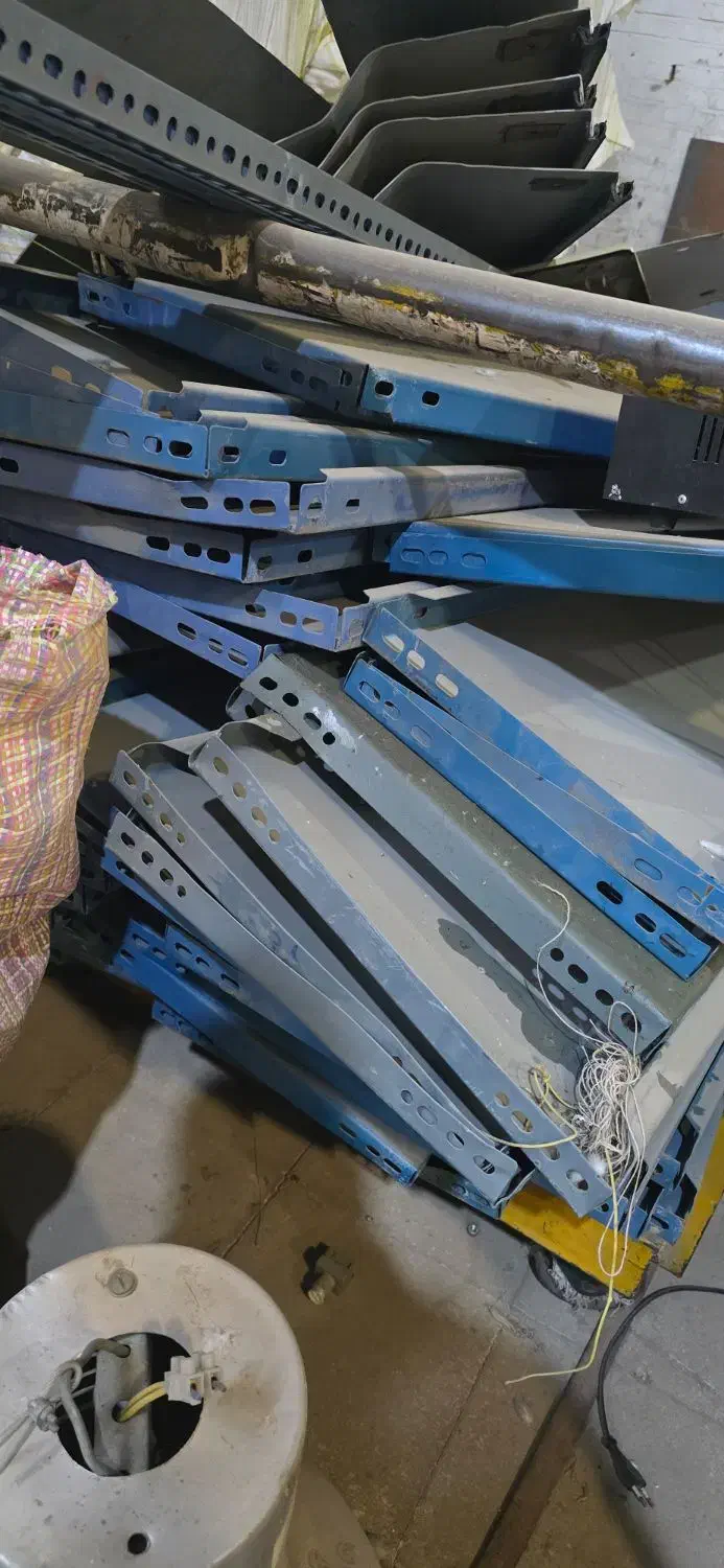 قفسه پیچ و مهره ای|عمده‌فروشی|آران و بیدگل, |دیوار