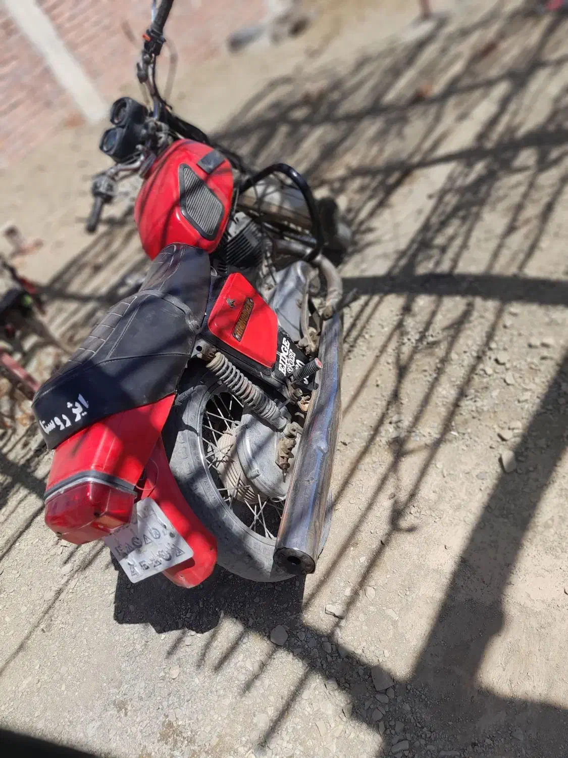 ایژ ر و س ت ا|موتورسیکلت|اسفندقه, |دیوار