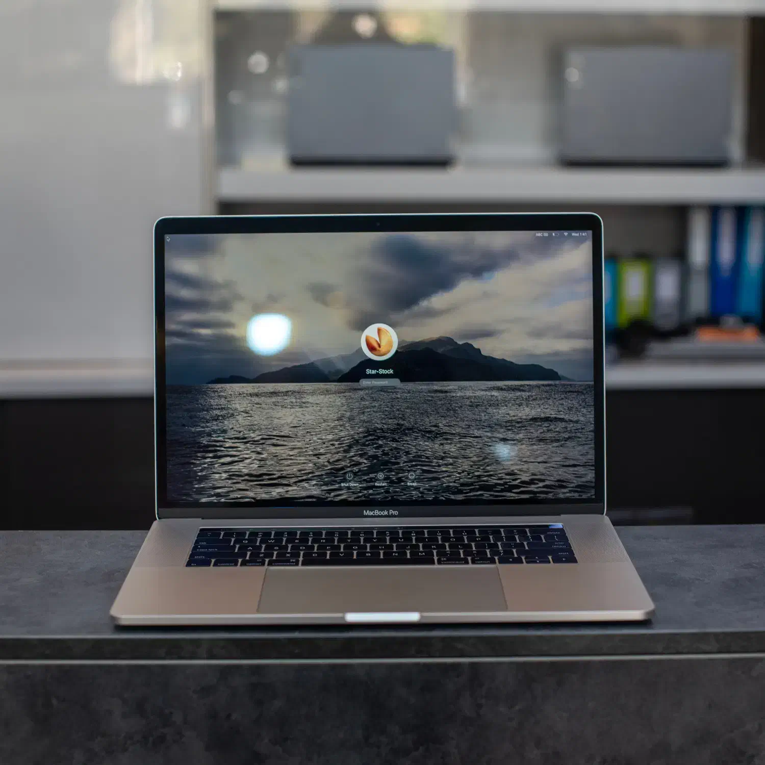 لپتاپ MacBook Pro و Ci7-6700HQ و 2 گیگ گرافیک|رایانه همراه|یزد, |دیوار