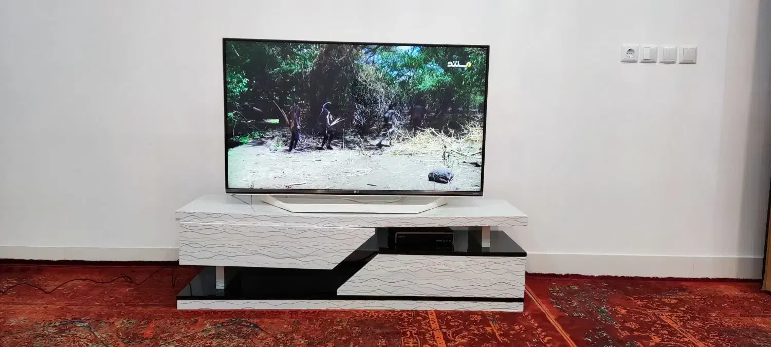 میز تلویزیون در حد صفر|میز تلویزیون|بانه, |دیوار