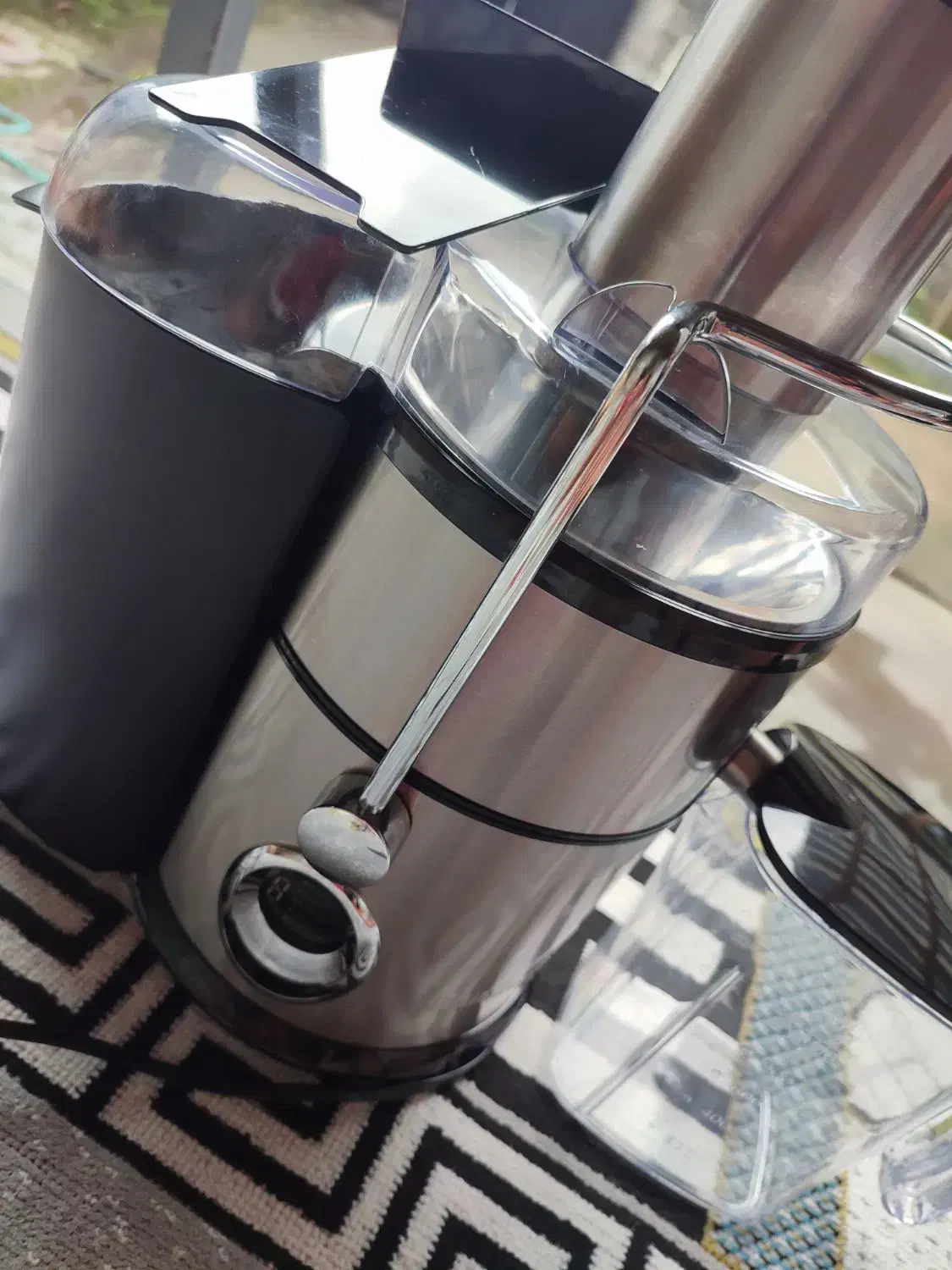 آبمیوه گیری|آبمیوهگیر و آبمرکباتگیر|خشکبیجار, |دیوار