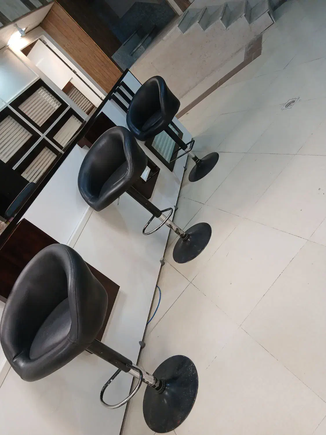 2تا صندلی|صندلی و نیمکت|بندرعباس, |دیوار