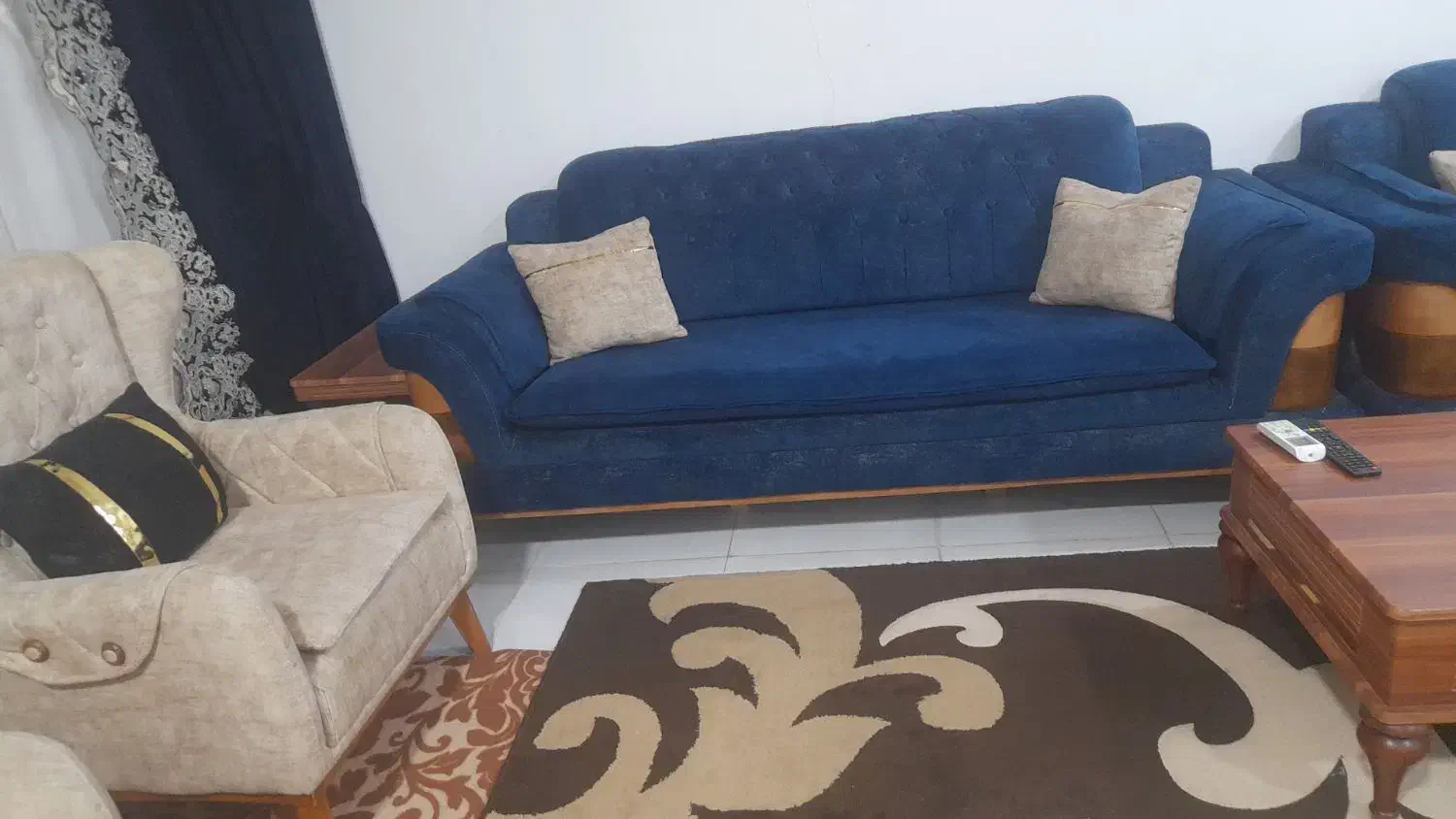 مبل ۸نفره  ب همراه جلو مبلی ومیزعسلی نوی نو|مبلمان خانگی و میز عسلی|اهواز, کوی علوی|دیوار