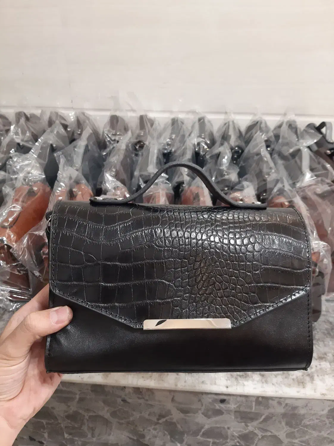 همکار خانم برای تولیدی محصولات چرم|استخدام صنعتی، فنی، مهندسی|اردبیل, |دیوار