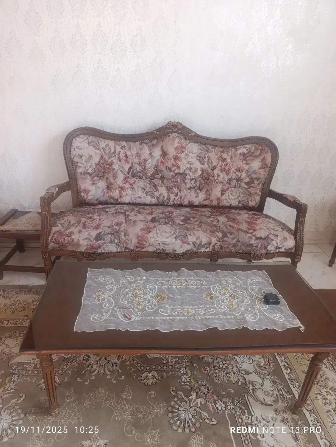 یک دست مبل|مبلمان خانگی و میز عسلی|ایواوغلی, |دیوار