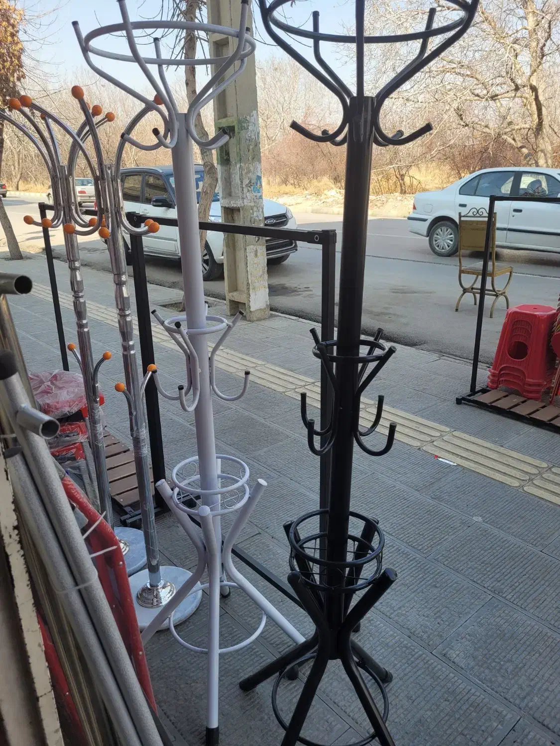 اویزایستاده پایه سنگی|بندرخت و رخت‌آویز|ارومیه, |دیوار