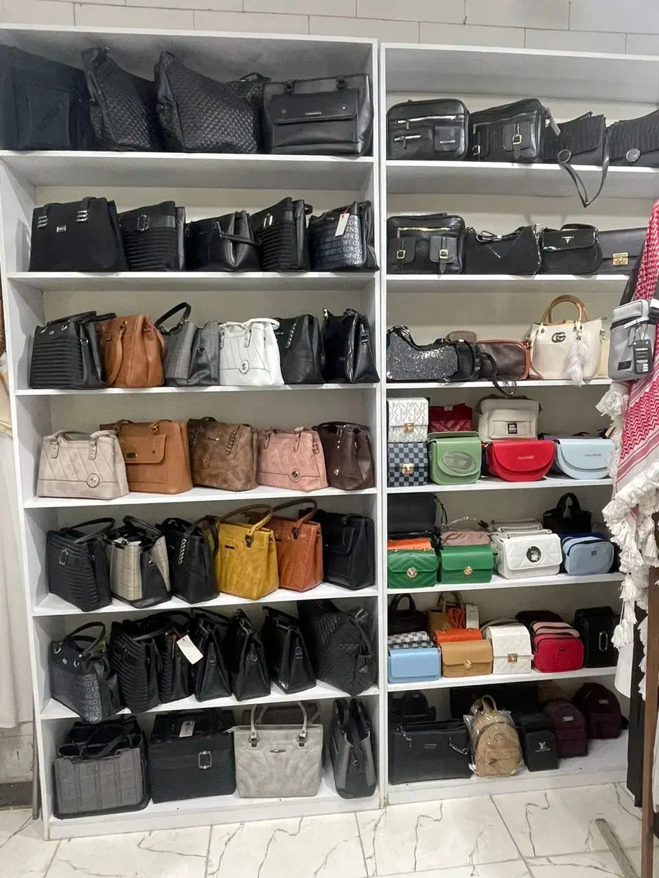 خ طالقانی سرنبش چهاراه دکترپناهی|کیف، کفش، کمربند|بندر ماهشهر, |دیوار