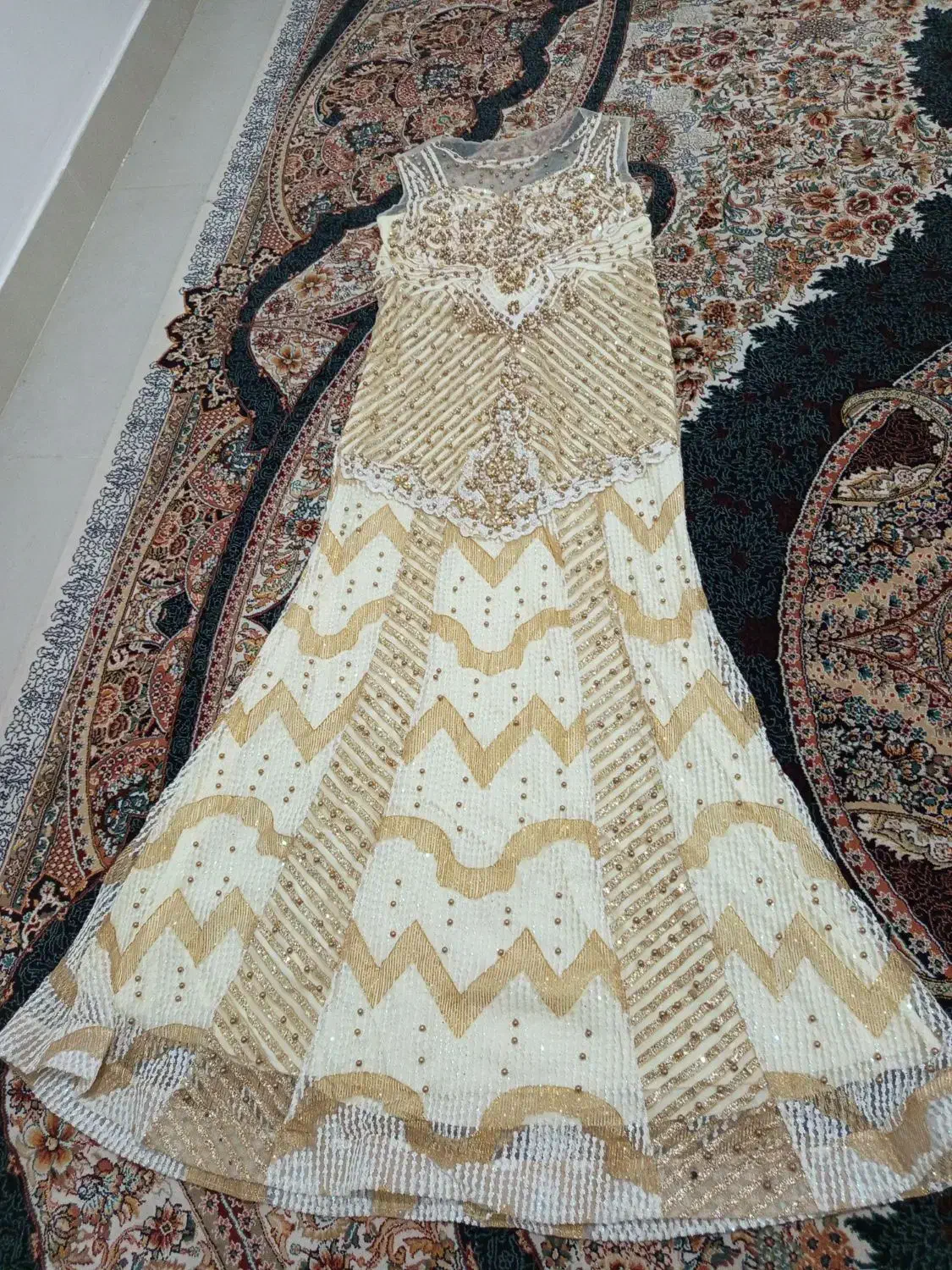 لباس مجلسی شب|لباس|دماوند, گیلاوند|دیوار