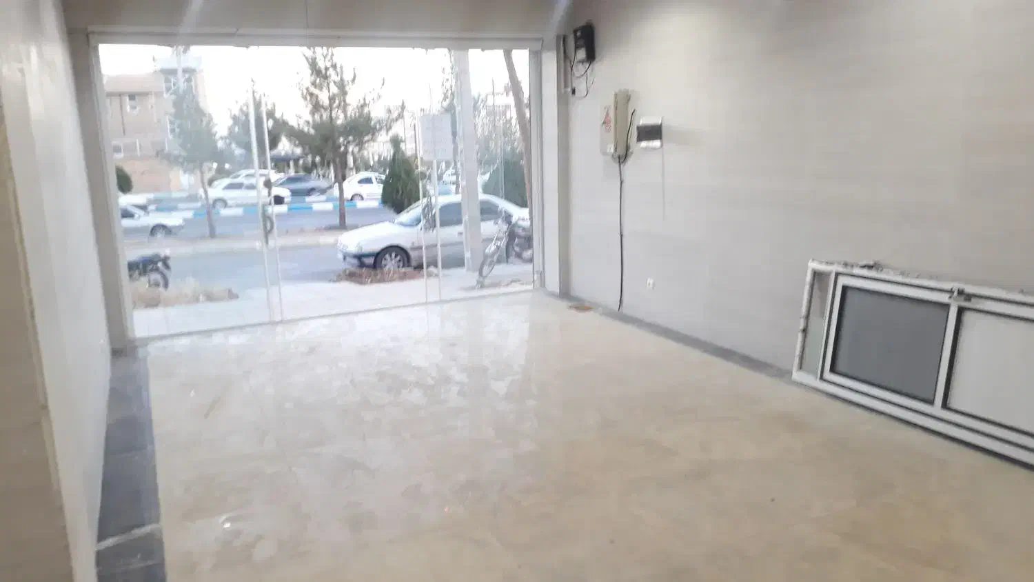 فروش یا اجاره مغازه بر عموشاهی|فروش مغازه و غرفه|خمینی‌شهر, |دیوار