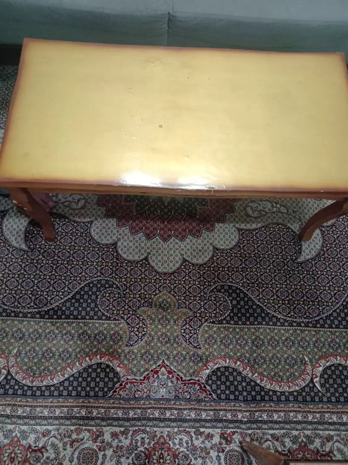 یک عددجلومبلی چوبی|مبلمان خانگی و میز عسلی|قم, چهل درخت‎|دیوار