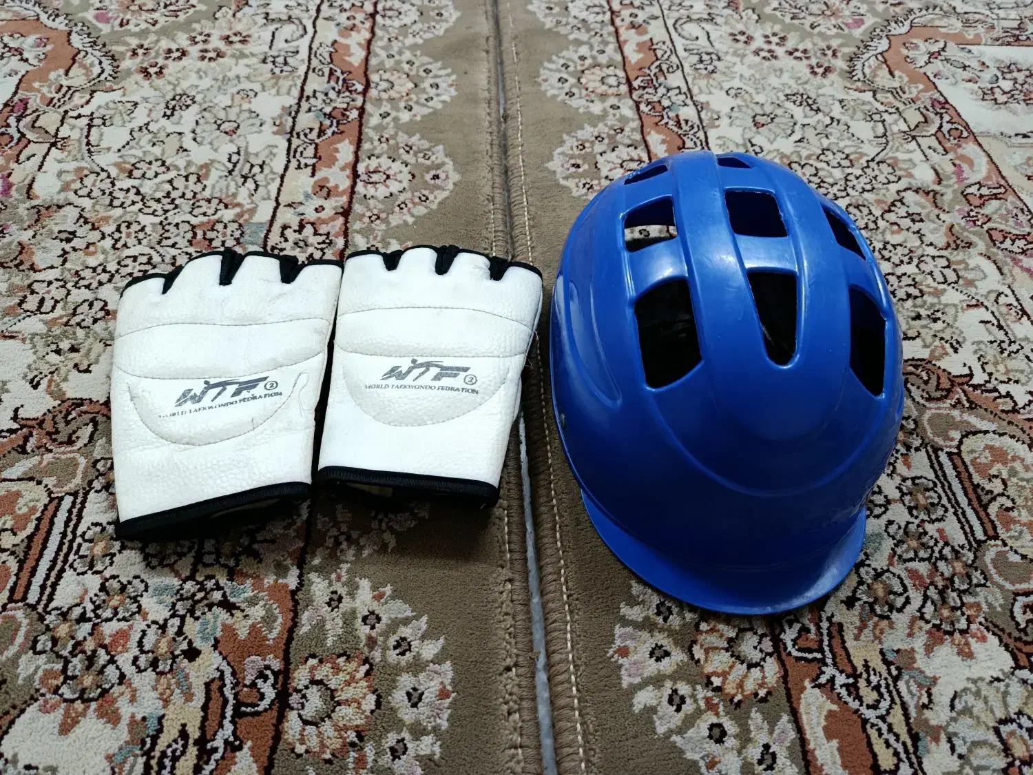 دستکش و کلاه ورزشی|تجهیزات ورزشی|قم, شهرک سازمان آب|دیوار