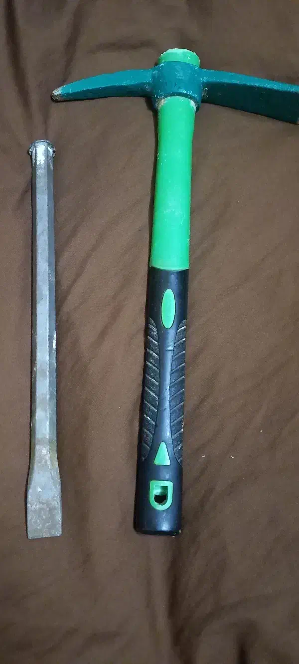 کلنگ و تیشه|کوهنوردی و کمپینگ|قم, چهار امامزاده|دیوار