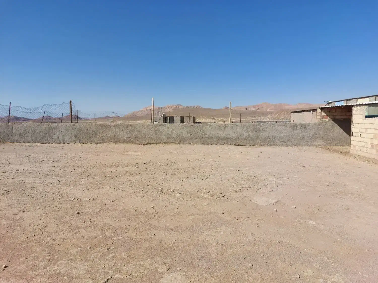 فروش مزرعه پروش شترمرغ مولد|فروش دفتر صنعتی، کشاورزی، تجاری|خور (اصفهان), |دیوار