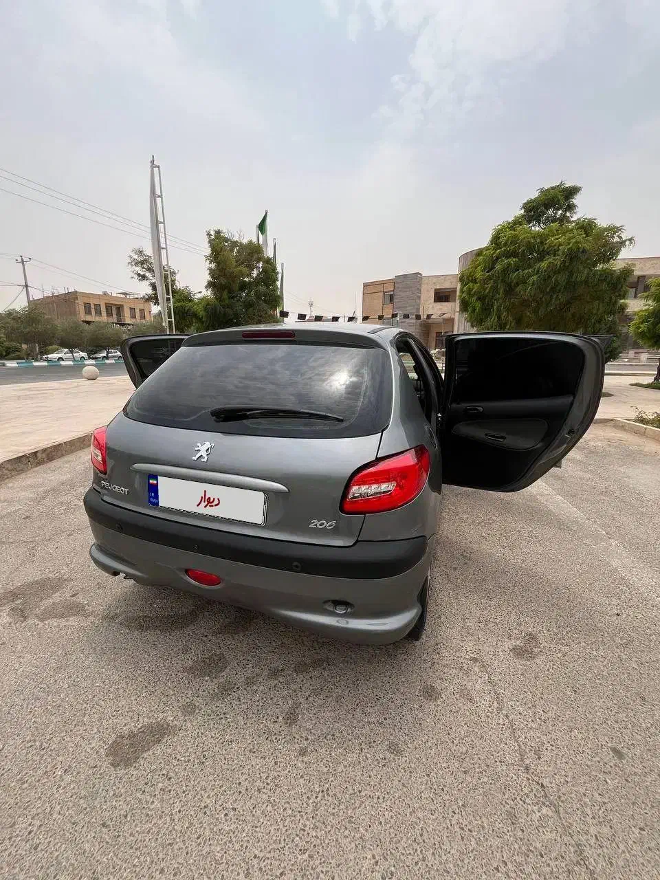 پژو ۲۰۶ تیپ ۵ سالم و مرتب|خودرو سواری و وانت|یزد, |دیوار