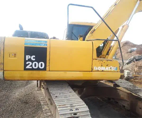 اجاره بیل کوماتسو 200|ماشین‌آلات صنعتی|زابل, |دیوار