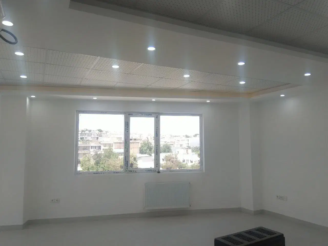 ۷۵ متر سند اداری کلیدنخورده ( میدان اقبال )|فروش دفتر کار، اتاق اداری، مطب|سنندج, |دیوار