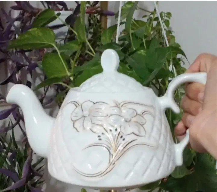 قوری چینی گل برجسته نو|قوری، کتری، قهوه‌ساز دستی|تهران, ابوذر|دیوار