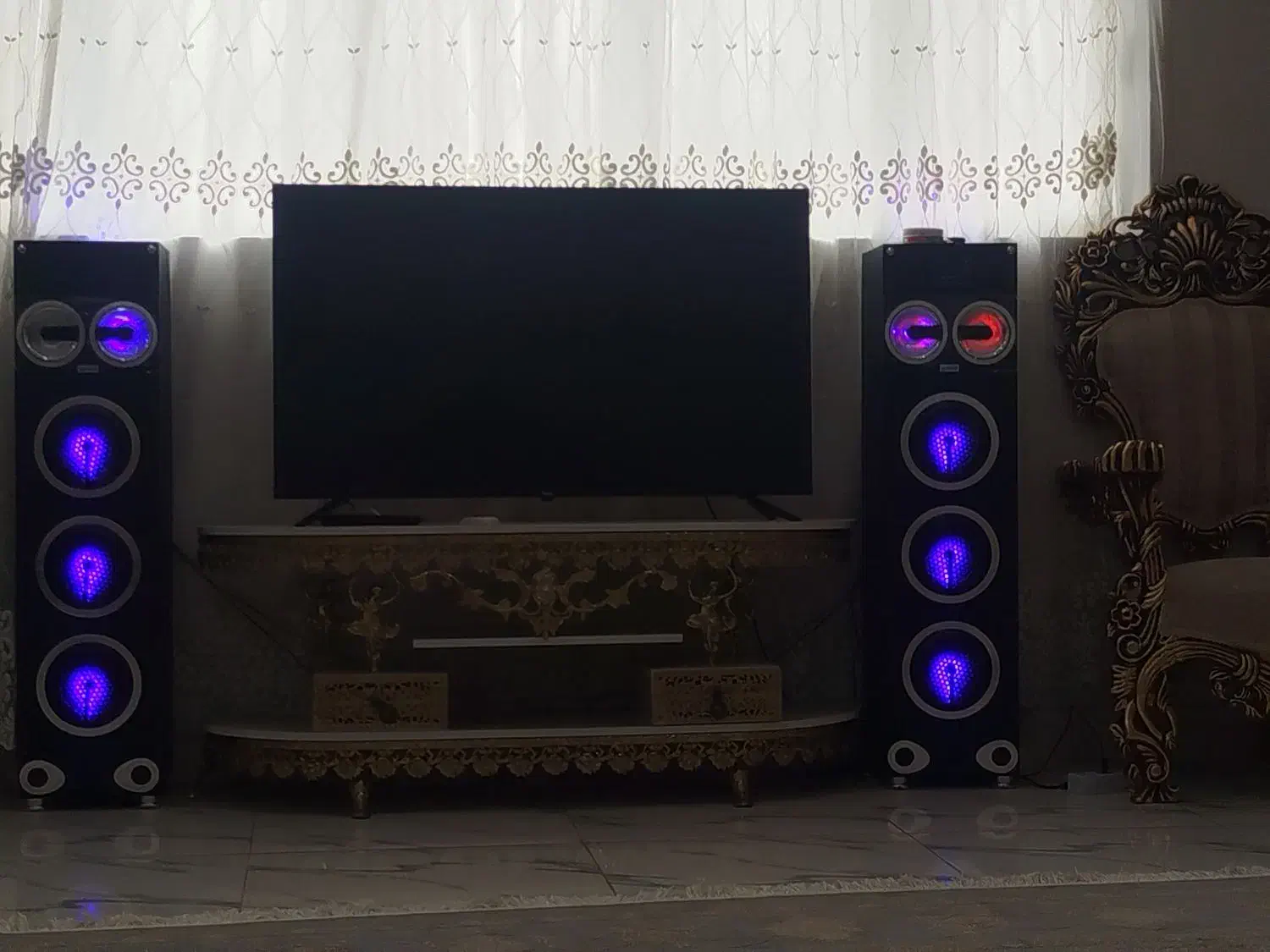 دوتا باند نو سالم|سیستم صوتی خانگی|میانه, |دیوار