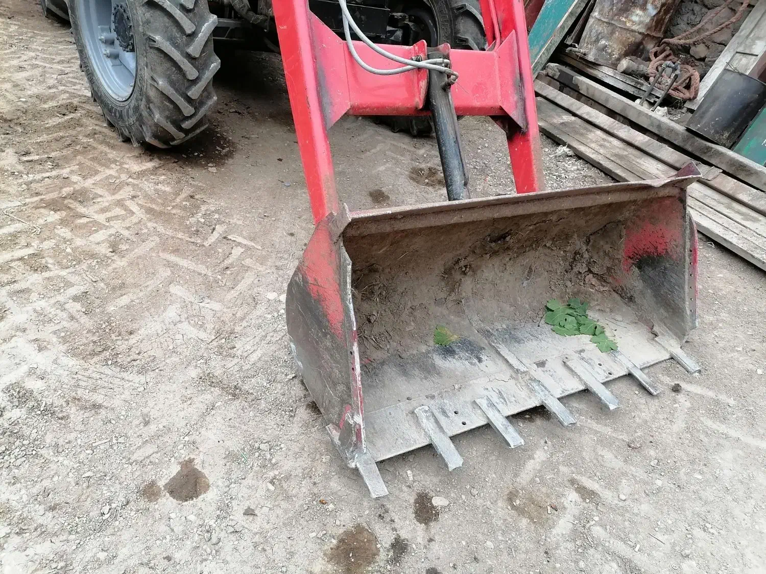 بیل بهکو|ماشین‌آلات صنعتی|گلوگاه, |دیوار