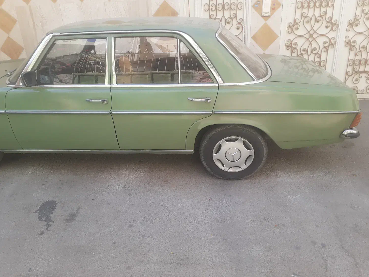 بنز دبلیو ۱۱۵ بدون بازسازی ورنو ۵ قیمت ۸۰۰۰۰۰۰۰|خودرو کلاسیک|اصفهان, خواجو|دیوار