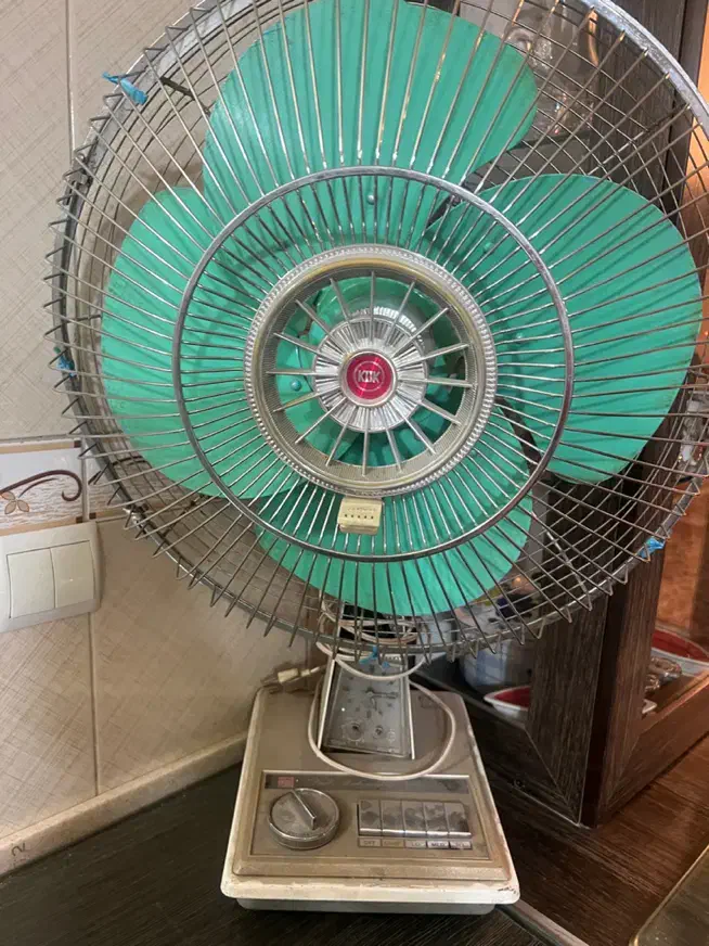 پنکه رومیزی سالم ساعت دار|پنکه و تصفیه‌کنندهٔ هوا|تهران, علم و صنعت|دیوار