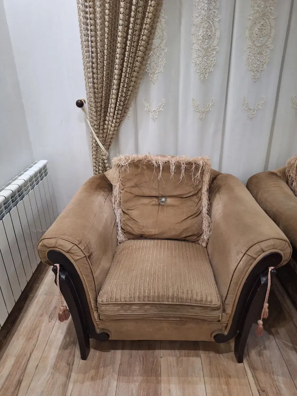 مبل ۷ نفره|مبلمان خانگی و میز عسلی|رشت, سیا اسطلخ|دیوار