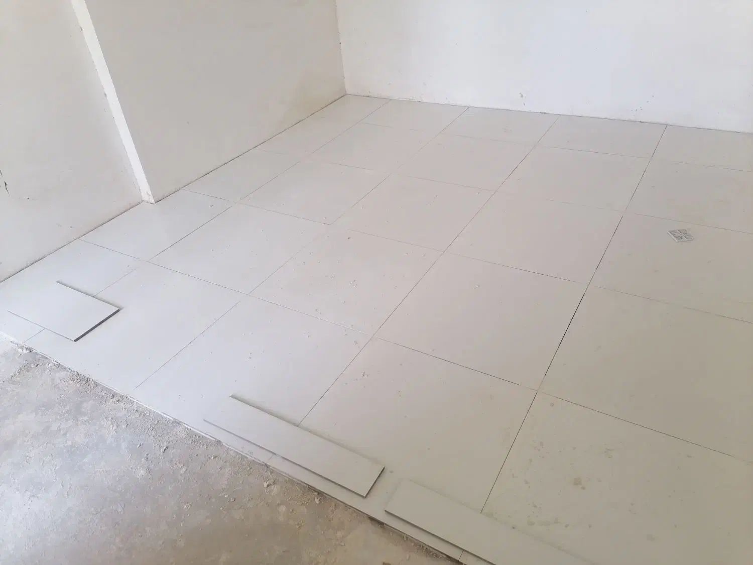 کاشیکار. سرامیک کار. موزائیک .در گلبهار|خدمات پیشه و مهارت|گلبهار, نوبهار|دیوار