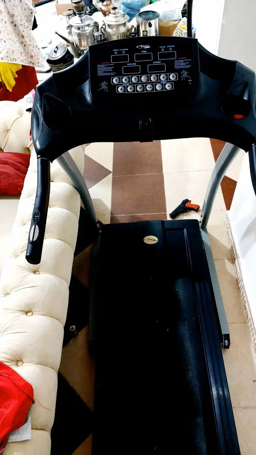 تردمیل سالم با قابلیت تنظیم ارتفاع|تجهیزات ورزشی|ساری, |دیوار