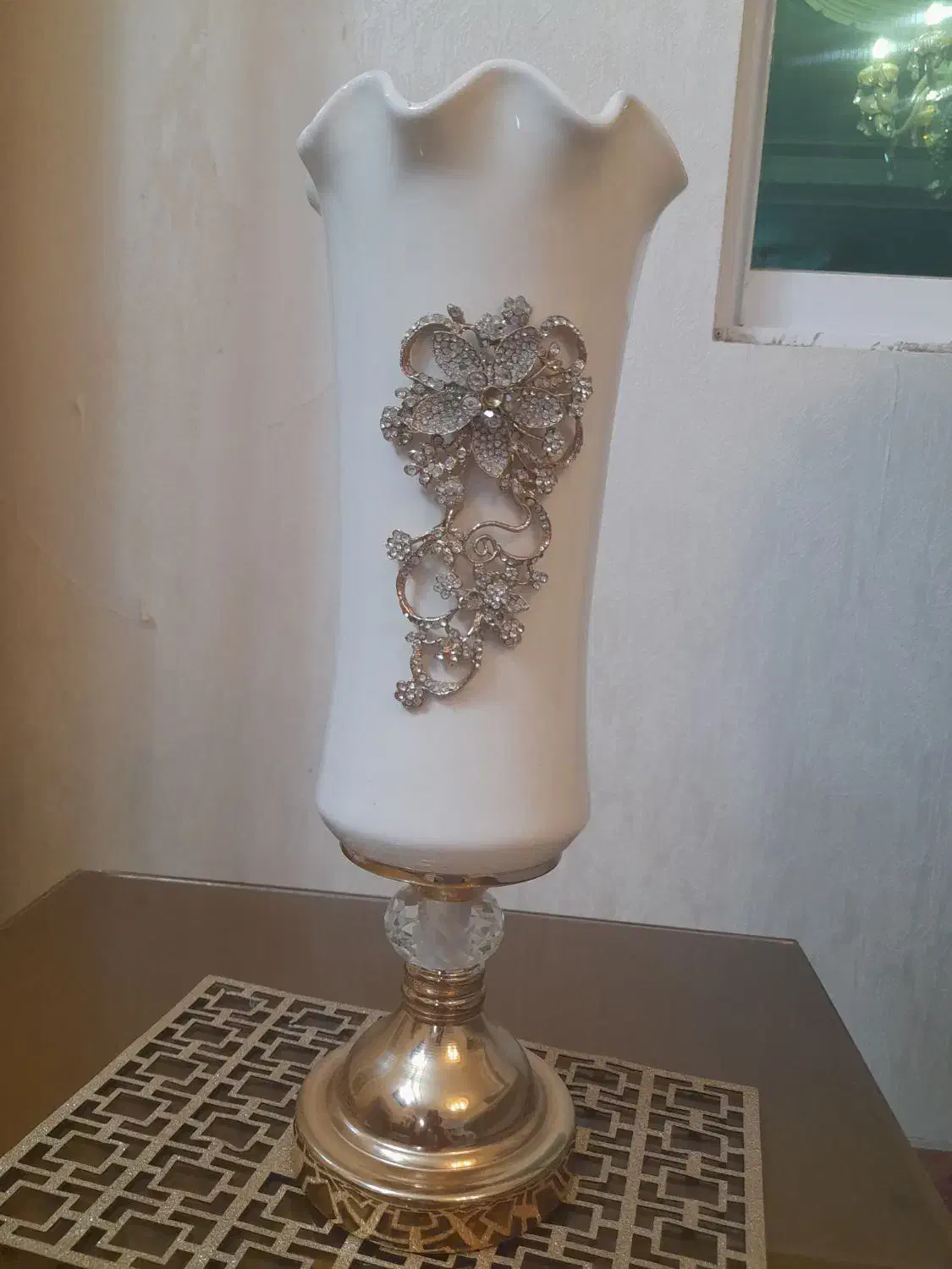 گلدان بلند نگین کاری|صنایع دستی و سایر لوازم تزئینی|آمل, |دیوار