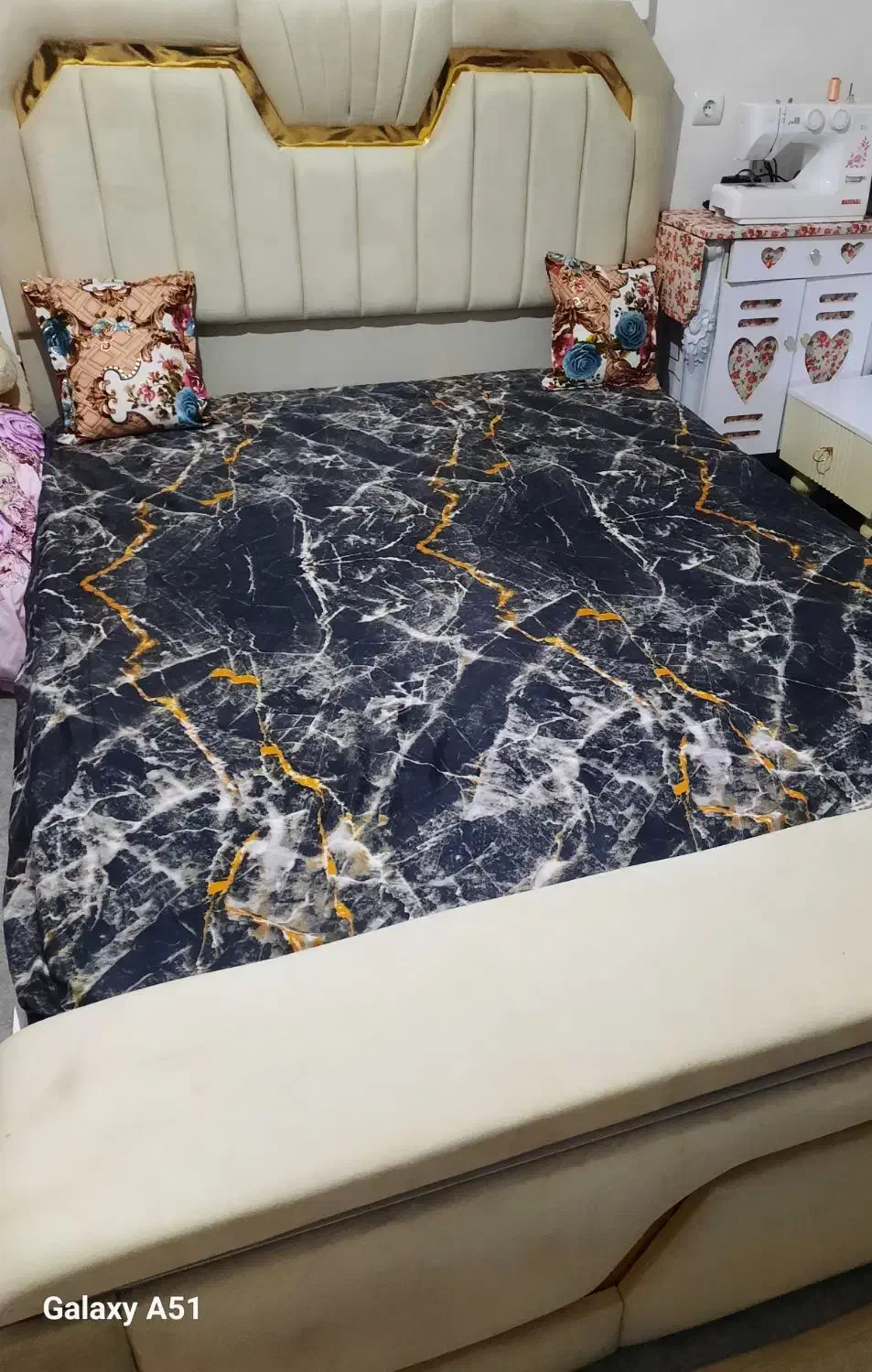 سرویس خواب کامل جهیزیه با اینه بامیز آرایش|تخت و سرویس خواب|میاندوآب, |دیوار